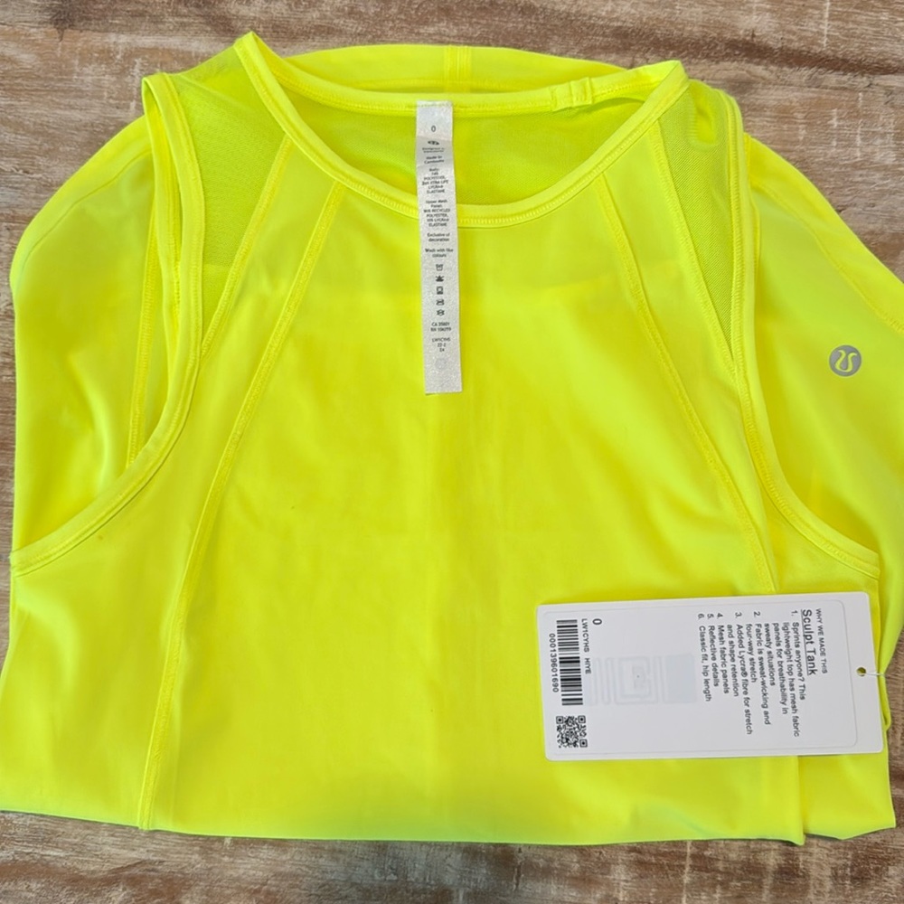 New with tags Lululemon sculpt tank